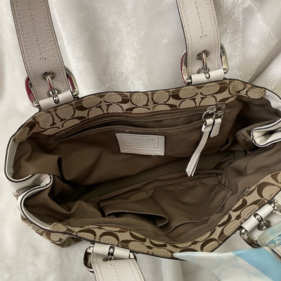 Coach signature handbag - Picture 3 of 4